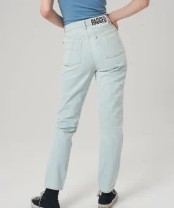 The Ragged Priest Cougar Mom Jean - Stonewash WOMEN'S