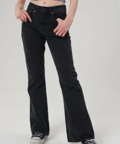 The Ragged Priest Dakota Jean Charcoal